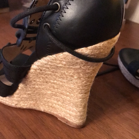 Stunning Michael Kors Wrap around Sandals. - Picture 11 of 14